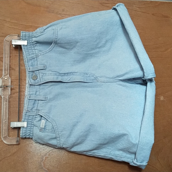 Lee ladies light wash shorts NWOT size 10 M. - Picture 11 of 15